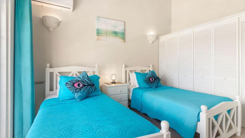 Nanpa, Luxury Family Three Bed Villa, St James West Coast, Private Pool Saint James Exterior photo
